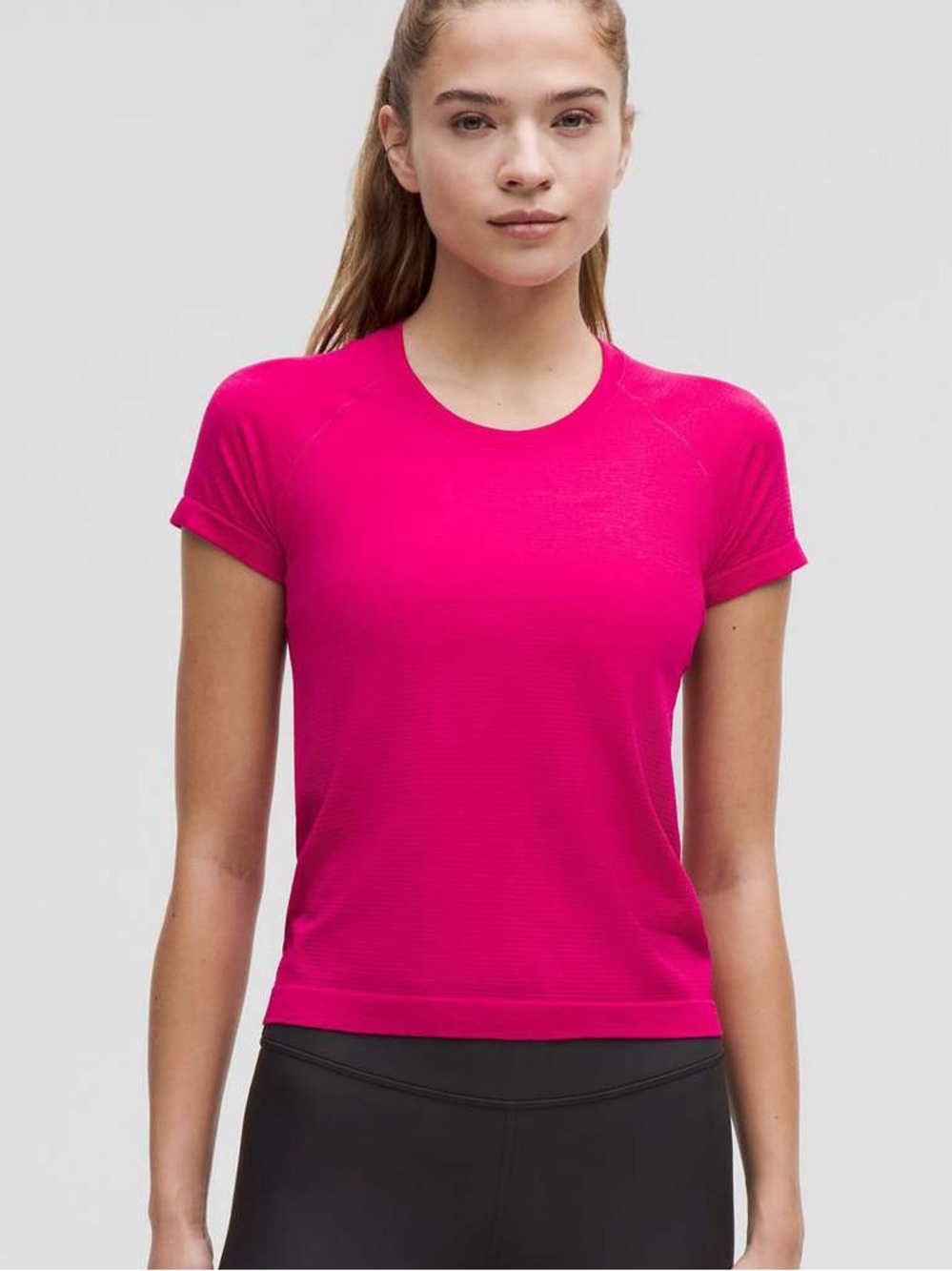 NWT Lululemon Swiftly Tech Short-Sleeve Shirt 2.0 Race size 4 in Passionate Pink